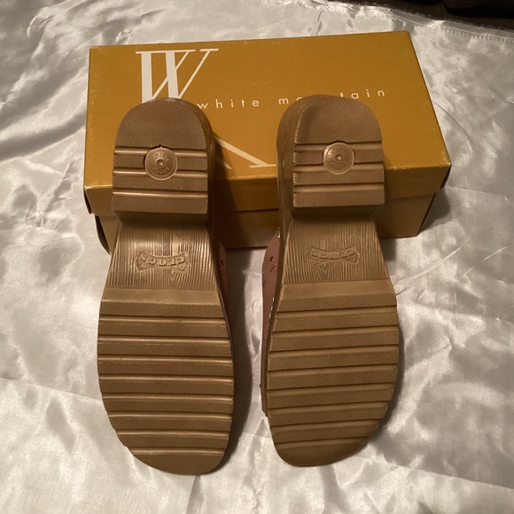 White Mountain Beige Suede Open Toe Clog Sandals, Size 10 - Picture 7 of 8